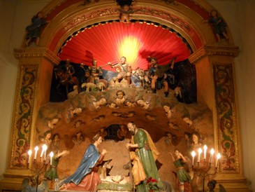 Artistico Presepe in Pietra del 1500 di Stefano da Putignano una delle tante opere presente nella Chiesa di S.Nicola
