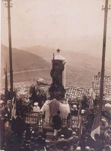 Vecchio Monumento ai Caduti abbattuto per far posto alla piazza